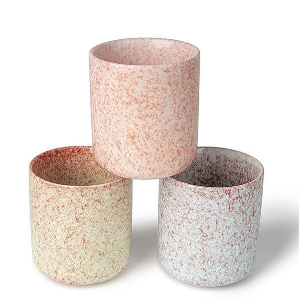 Začeli so se tribarvne serije Keramic Candle Holders: Sprejeli nežne vtise o življenju z brezčasnimi teksturami