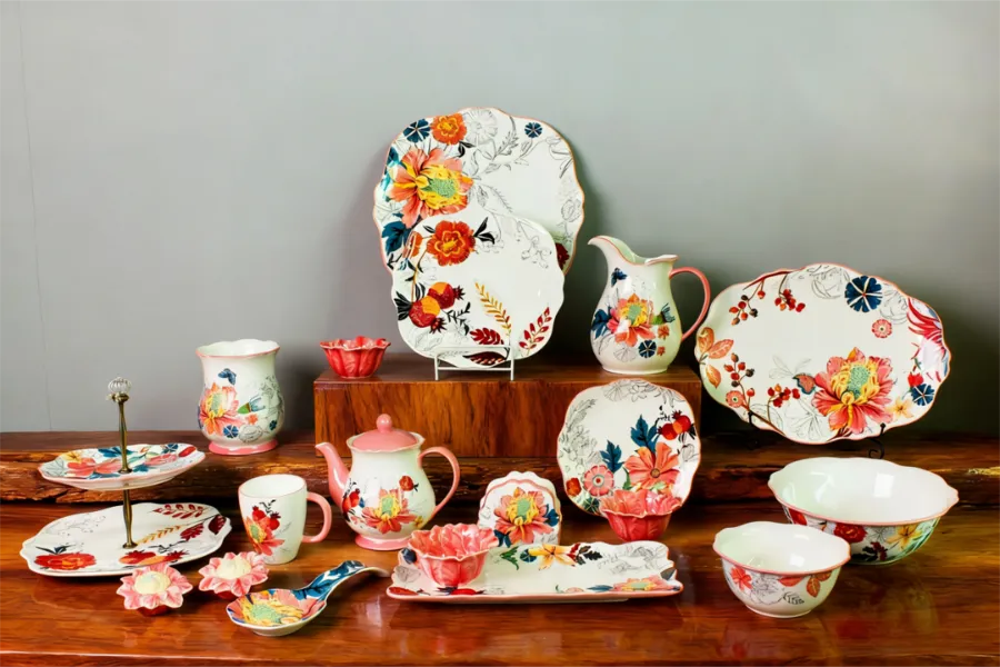 Garden Ceramic Tableware Set: Bringing the Art of Springtime Flowers to Your Table